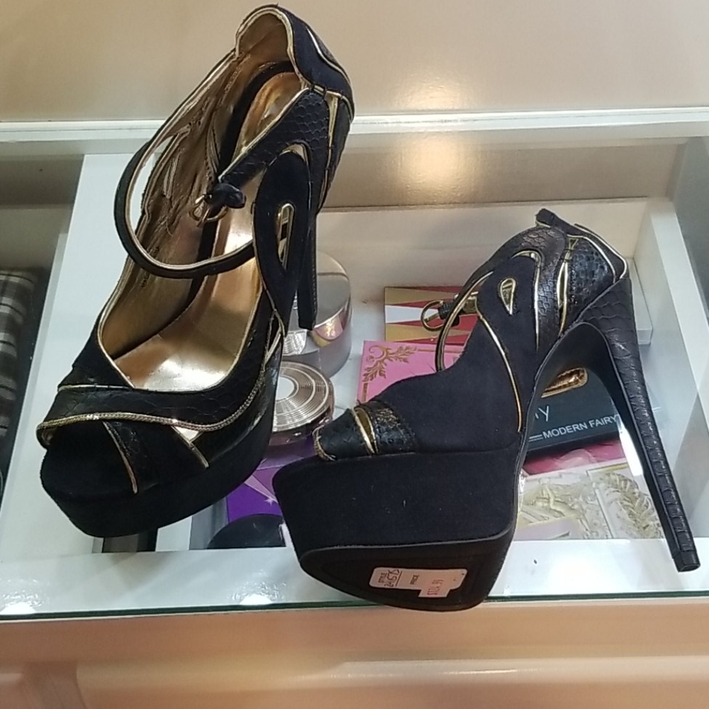 Shoes  new size 6.5